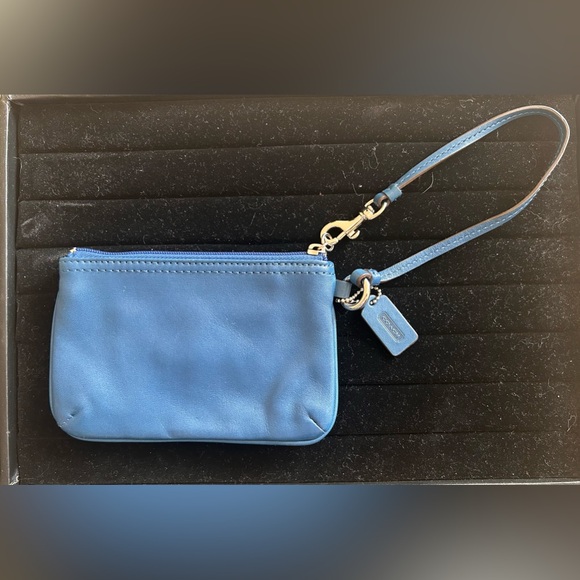 Coach blue wristlet - Picture 2 of 6